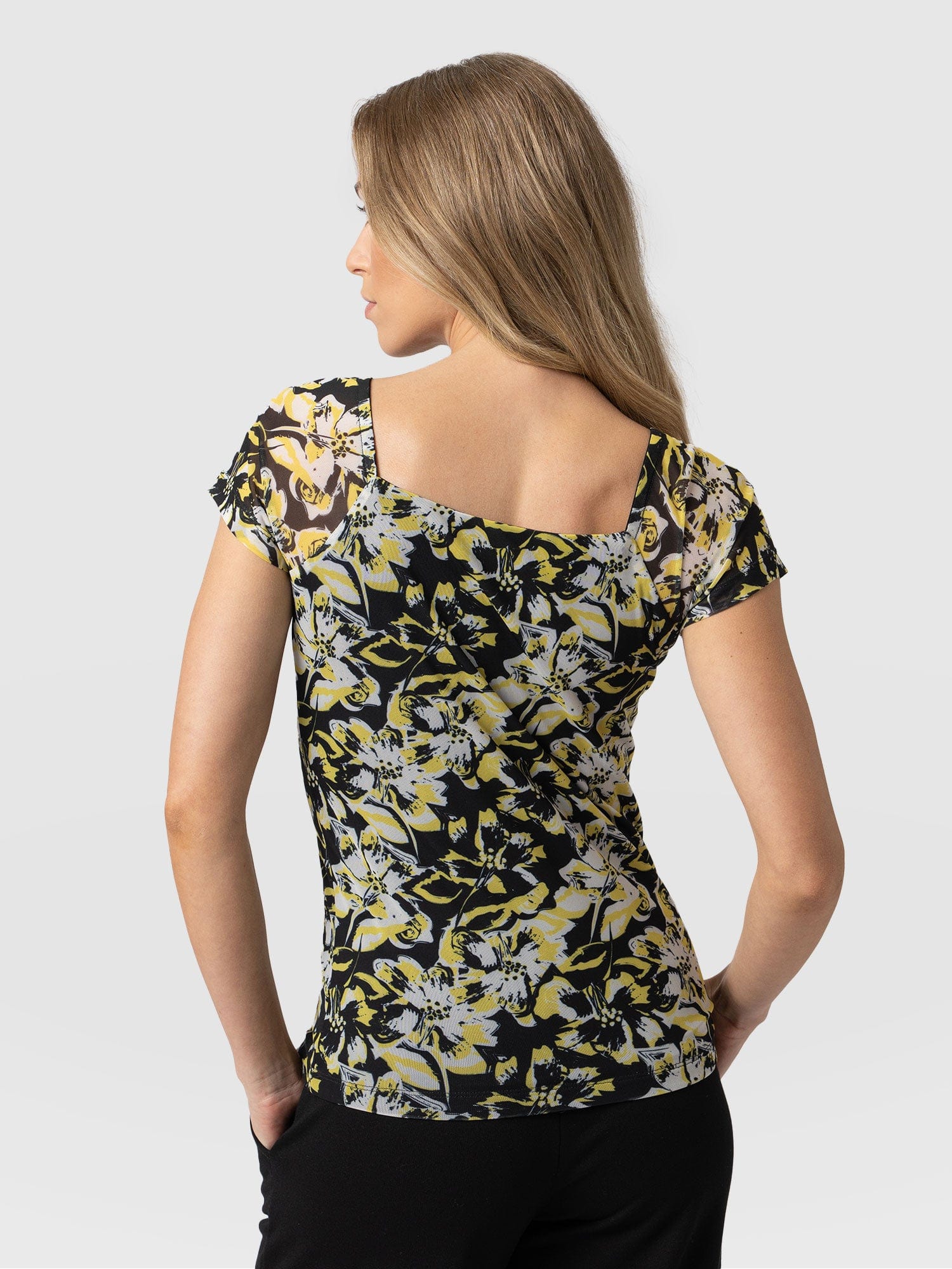 Marlene Mesh Short Sleeve Tee Jardin Stencil - Women's Tops | Saint + Sofia® EU
